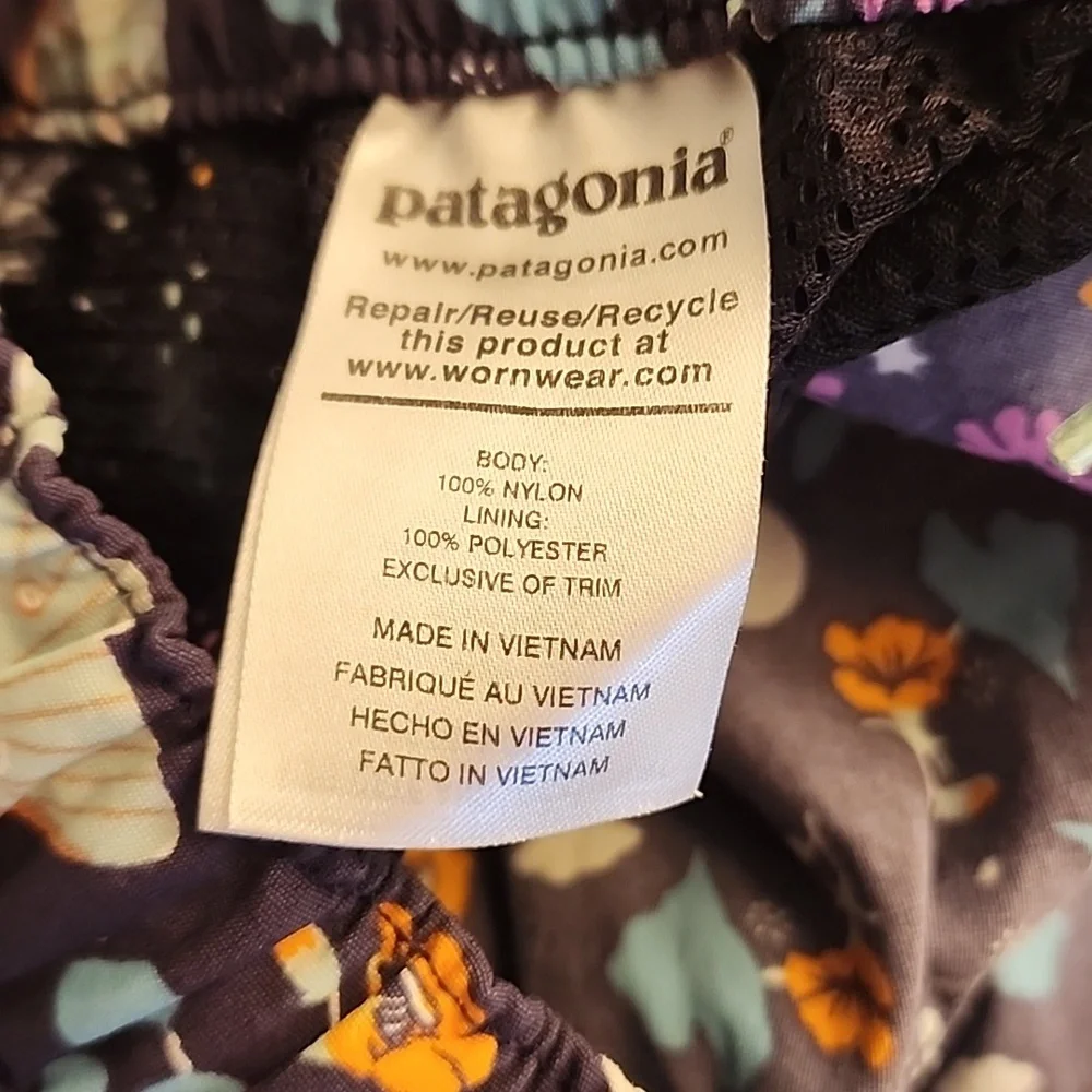 Patagonia Women's Barely Baggies Shorts in the Night Pollinator Moth Floral Med - Picture 9 of 9